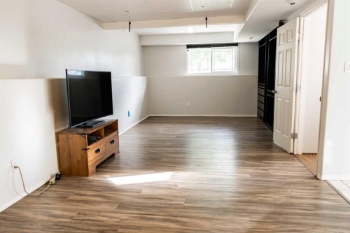 382 Skogg Avenue, Hinton, AB - Indoor Photo Showing Other Room