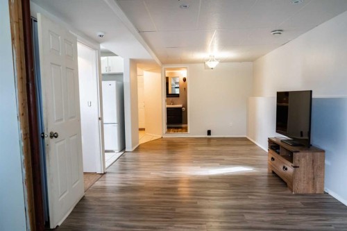 382 Skogg Avenue, Hinton, AB - Indoor Photo Showing Other Room