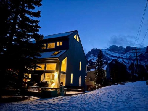 4-1065 Evergreen Circle  Canmore, AB T1W 2P8