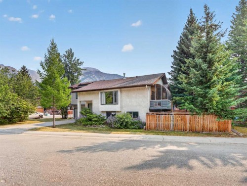 22 Pinewood Crescent, Canmore, AB - Outdoor