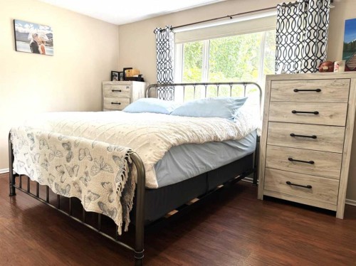74008 Southshore Drive, Widewater, AB - Indoor Photo Showing Bedroom