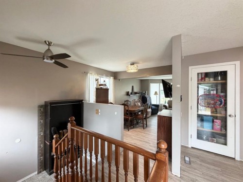 5746 9 Avenue, Edson, AB - Indoor Photo Showing Other Room