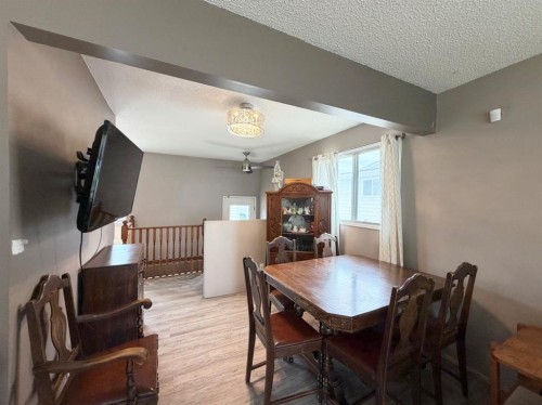 5746 9 Avenue, Edson, AB - Indoor Photo Showing Dining Room