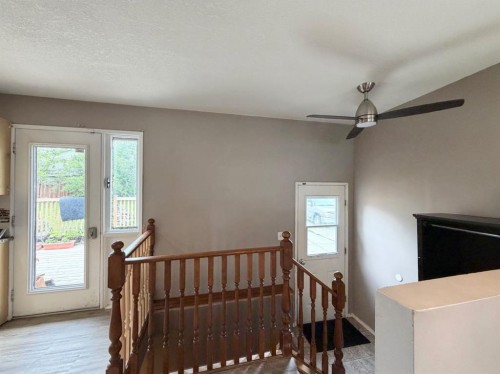 5746 9 Avenue, Edson, AB - Indoor Photo Showing Other Room