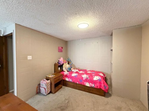 5746 9 Avenue, Edson, AB - Indoor Photo Showing Bedroom