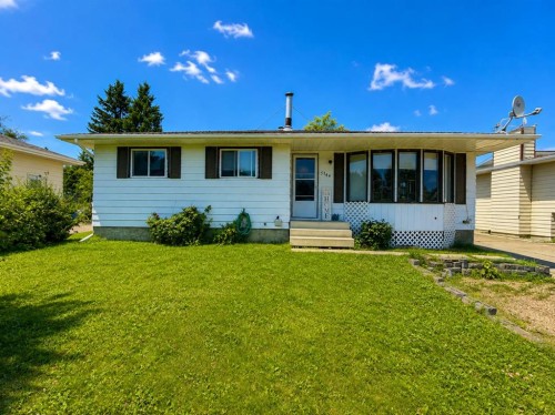 5746 9 Avenue, Edson, AB - Outdoor