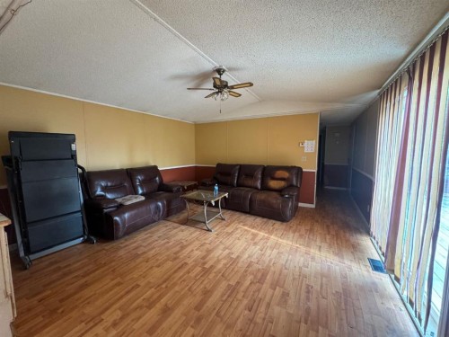517 3Rd Avenue, Fox Creek, AB - Indoor Photo Showing Other Room