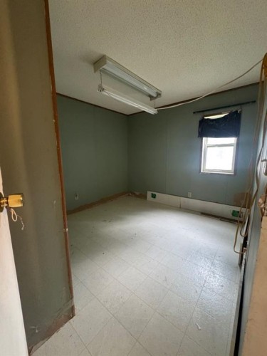 517 3Rd Avenue, Fox Creek, AB - Indoor
