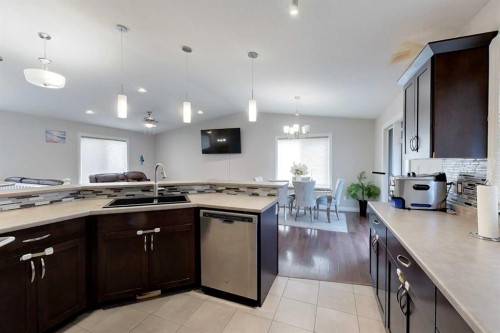 45 Springwood Drive Ne, Slave Lake, AB - Indoor Photo Showing Kitchen With Upgraded Kitchen