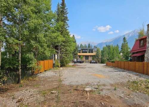 913 15 Street, Canmore, AB 