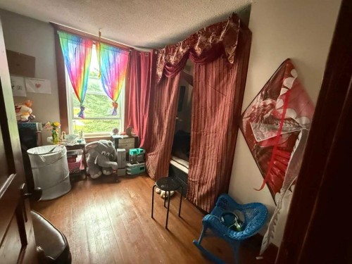 5105 Valley Street, Robb, AB - Indoor