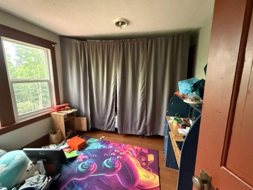 5105 Valley Street, Robb, AB - Indoor Photo Showing Other Room