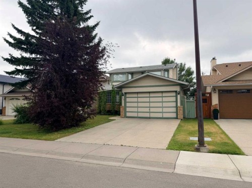 319 Sunvale Drive Se, Calgary, AB - Outdoor With Facade