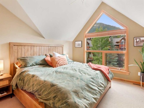 11-137 Wapiti Close, Canmore, AB - Indoor Photo Showing Bedroom