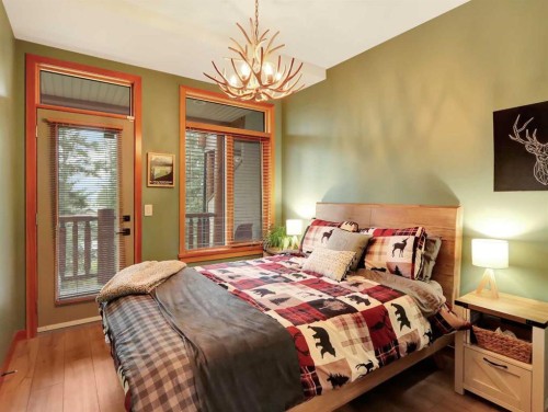 11-137 Wapiti Close, Canmore, AB - Indoor Photo Showing Bedroom