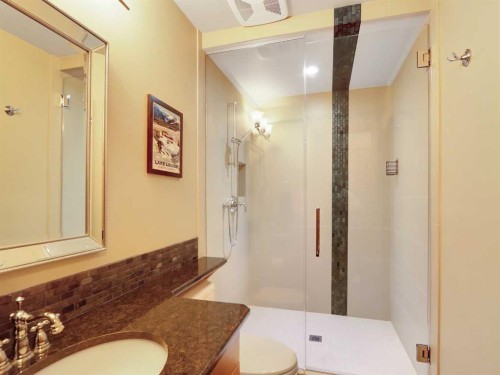 11-137 Wapiti Close, Canmore, AB - Indoor Photo Showing Bathroom