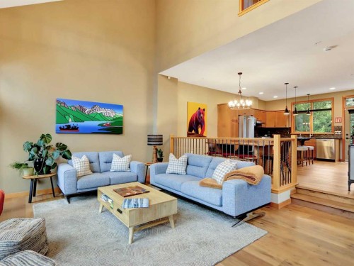 11-137 Wapiti Close, Canmore, AB - Indoor Photo Showing Living Room