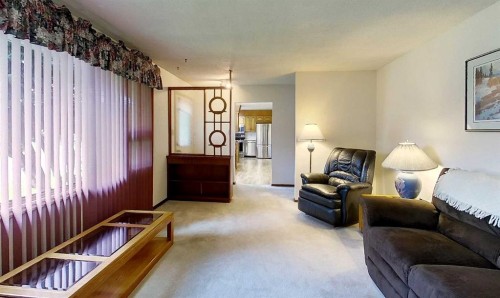 4303 8 Avenue, Edson, AB - Indoor
