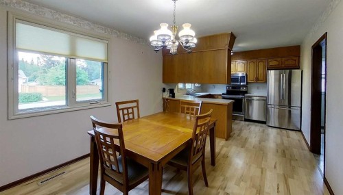 4303 8 Avenue, Edson, AB - Indoor Photo Showing Dining Room
