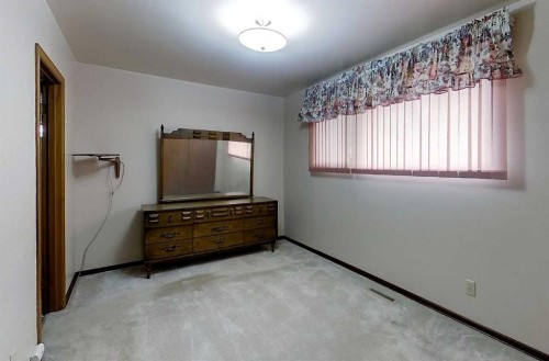 4303 8 Avenue, Edson, AB - Indoor