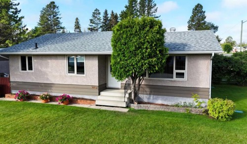 4303 8 Avenue, Edson, AB - Outdoor With Exterior