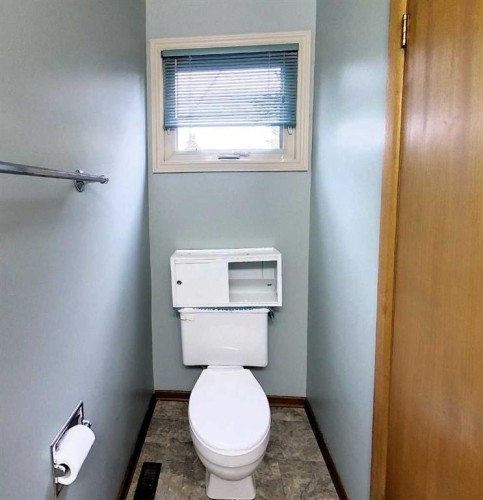 4303 8 Avenue, Edson, AB - Indoor Photo Showing Bathroom