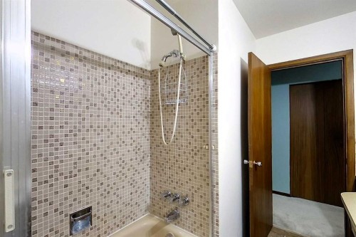 4303 8 Avenue, Edson, AB - Indoor Photo Showing Bathroom