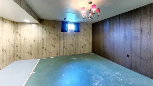 4303 8 Avenue, Edson, AB - Indoor