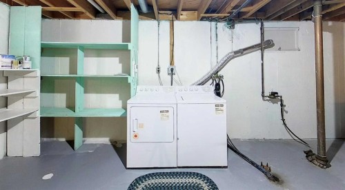 4303 8 Avenue, Edson, AB - Indoor Photo Showing Laundry Room