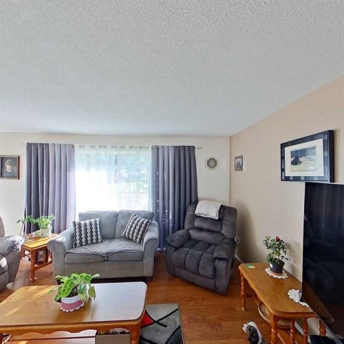 28 Centennial Crescent, Swan Hills, AB - Indoor Photo Showing Living Room