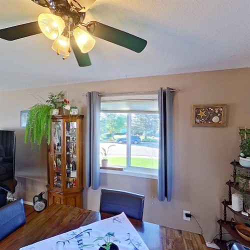 28 Centennial Crescent, Swan Hills, AB - Indoor Photo Showing Bedroom