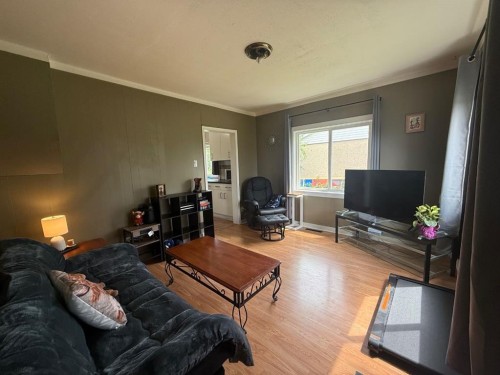 5113 Fifth Street, Boyle, AB - Indoor Photo Showing Living Room