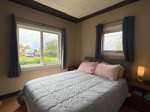 5113 Fifth Street, Boyle, AB - Indoor Photo Showing Bedroom