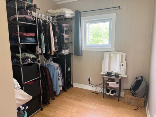 5113 Fifth Street, Boyle, AB - Indoor