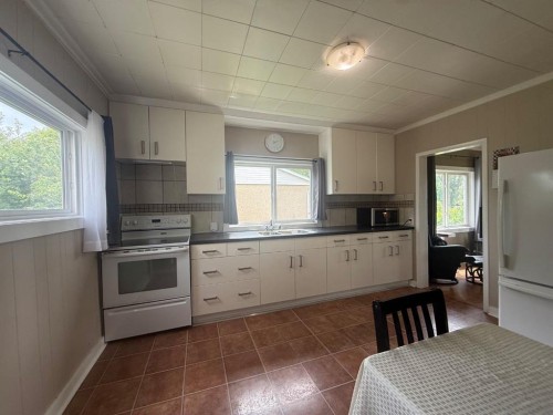 5113 Fifth Street, Boyle, AB - Indoor Photo Showing Kitchen