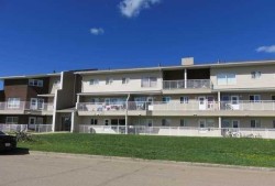 201-201 12 Avenue SW Slave Lake, AB T0G 2A4
