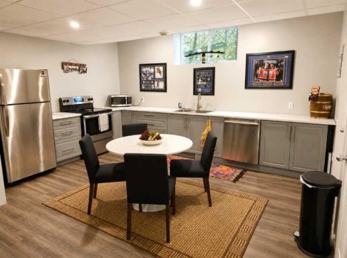 170 David Drive, Whispering Hills, AB - Indoor Photo Showing Dining Room