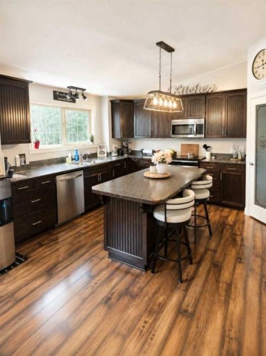 170 David Drive, Whispering Hills, AB - Indoor Photo Showing Kitchen With Upgraded Kitchen