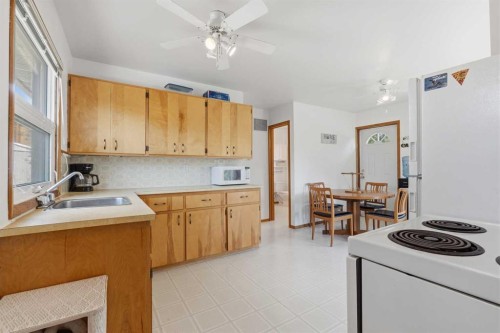 164 Crescent Drive, Thunder Lake, AB - Indoor Photo Showing Kitchen