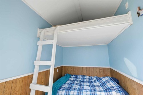 164 Crescent Drive, Thunder Lake, AB - Indoor Photo Showing Bedroom
