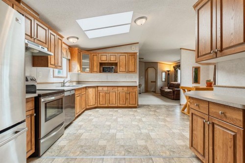 54 Aspen Drive West, Athabasca, AB - Indoor Photo Showing Kitchen