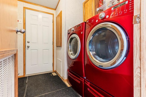 54 Aspen Drive West, Athabasca, AB - Indoor Photo Showing Laundry Room