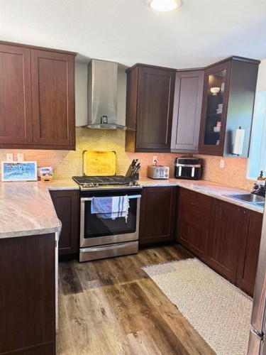 3-49329 Folding Avenue, Rural Yellowhead County, AB - Indoor Photo Showing Kitchen