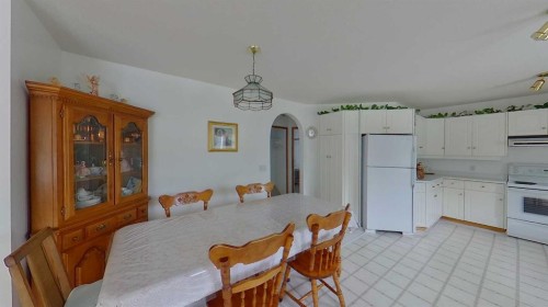 655019 44 Highway, Flatbush, AB - Indoor Photo Showing Dining Room