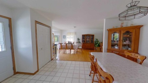 655019 44 Highway, Flatbush, AB - Indoor Photo Showing Dining Room