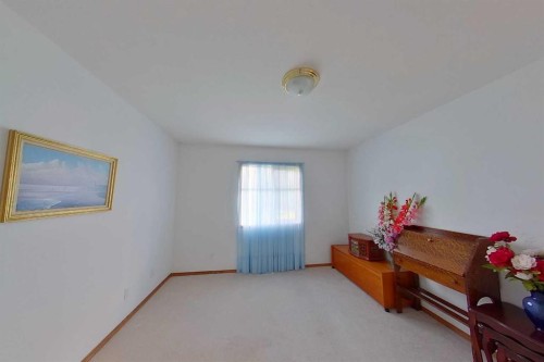 655019 44 Highway, Flatbush, AB - Indoor Photo Showing Other Room