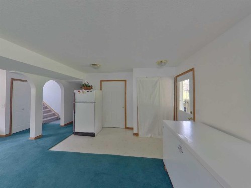 655019 44 Highway, Flatbush, AB - Indoor Photo Showing Other Room