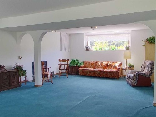 655019 44 Highway, Flatbush, AB - Indoor
