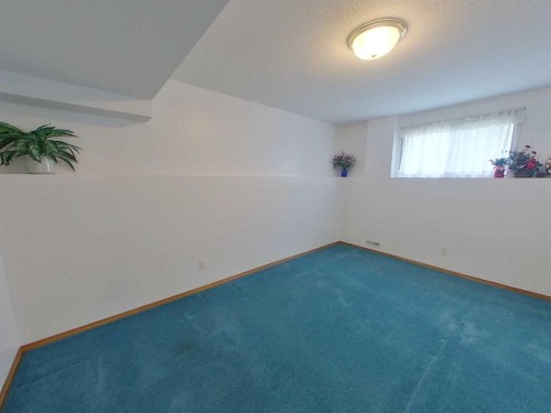 655019 44 Highway, Flatbush, AB - Indoor Photo Showing Other Room