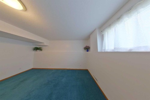 655019 44 Highway, Flatbush, AB - Indoor Photo Showing Other Room